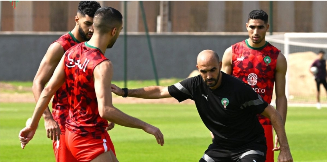 لتفادي سيناريو فخ الكونغو … الركراكي يعمل على خطة جديدة لإخراج لاعبي المنتخب المغربي من نفسيتهم المهزوزة جراء التعادل المخيب