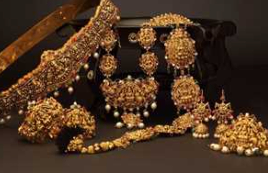 حجز سيارة كانت محملة ب 50 كيلوغرام من المجوهرات والذهب المهرب