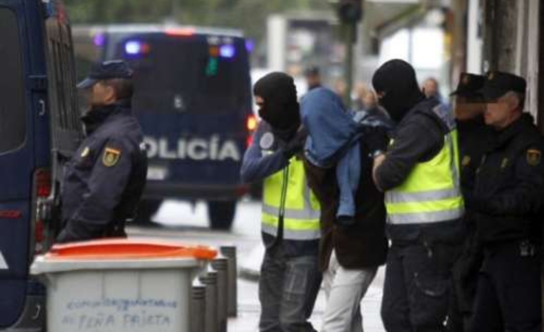 اعتقال قاصر مغربي في إسبانيا هدد معلمين بالقتل