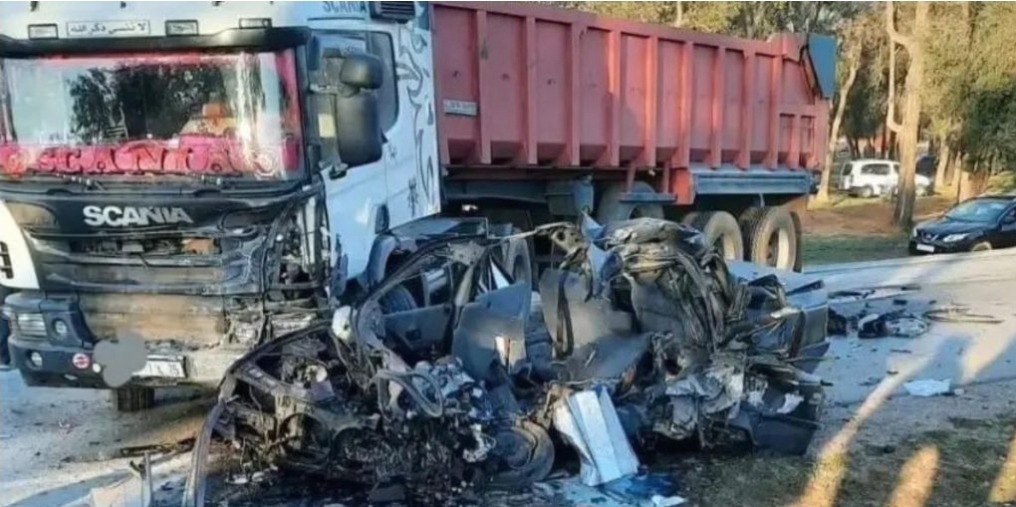 شاحنة كبيرة تحول أربعة أشخاص إلى أشلاء بالطريق الرابطة بين تيفلت والرباط