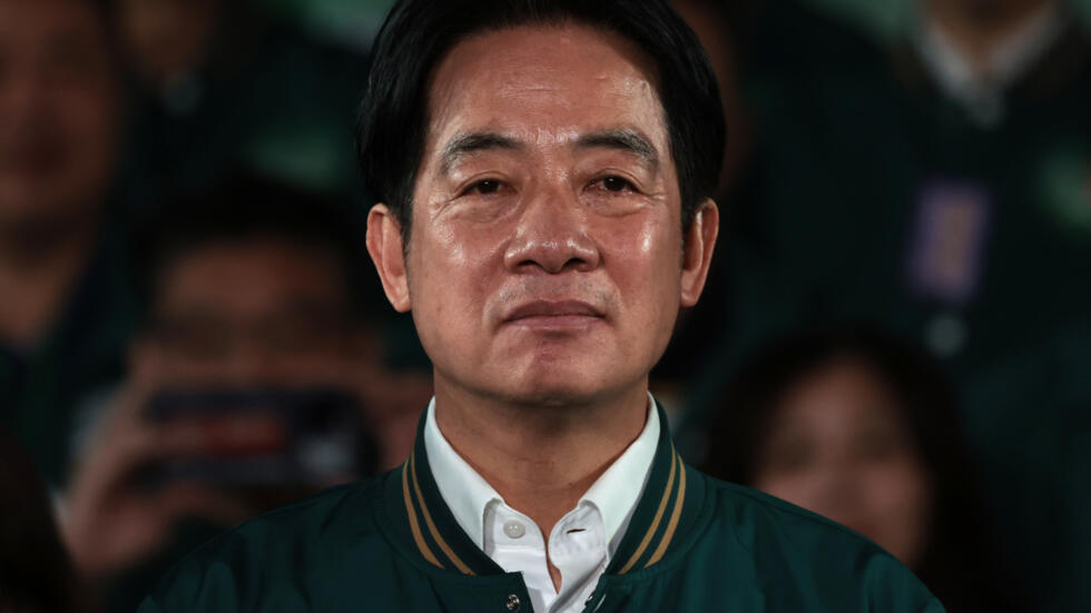 لاي تشينغ تي يعد بالحفاظ على الديمقراطية والاستقرار في وجه تهديدات الصين