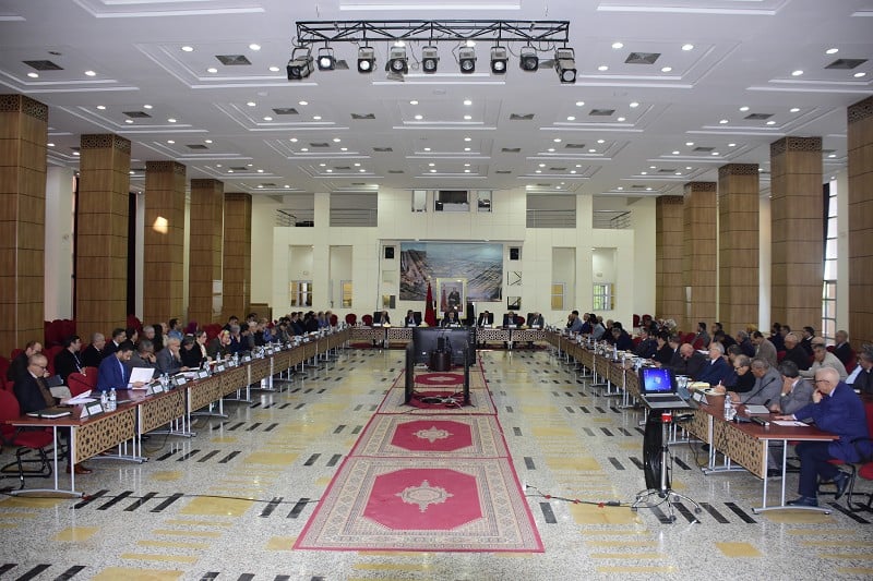 والي جهة بني ملال خنيفرة يحرص على  الالتزام بتدابير وزير الداخلية لمواجهة الإجهاد المائي