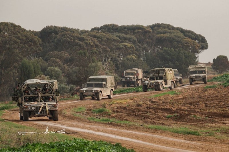 السفير الأمريكي الأسبق بالمغرب يدعو إلى منع اتساع الحرب في غزة إلى لبنان