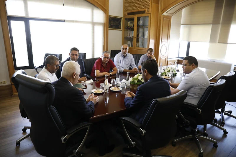 النقابات الصحية تجتمع مع وزير الصحة لاستئناف الحوار القطاعي وتنتظر رد الحكومة حول الزيادات المرتقبة