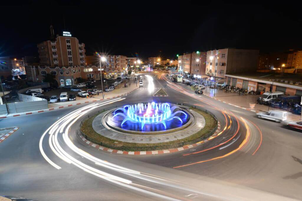 مغاربة العيون لا يدفعون فواتير الكهراء