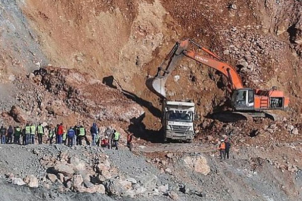 كيف يؤثر تصدير الباريتين بدون تثمين على الاقتصاد المغربي؟
