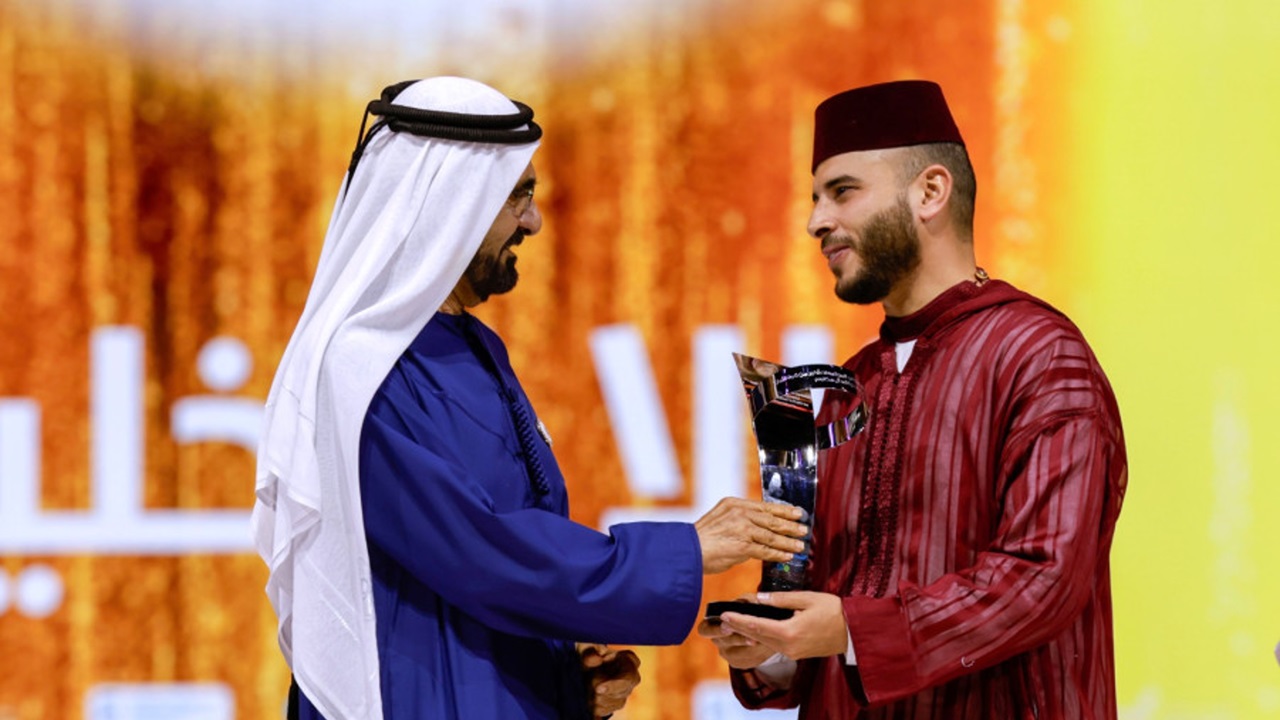 تكريم “صناع الأمل” في حفل بالإمارات للشاب المغربي وفائزة عراقية