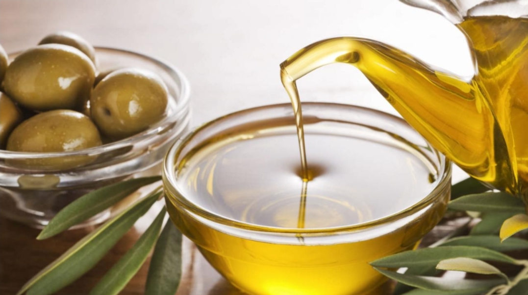وزير الفلاحة قد ينزلق في زيت الزيتون المزورة بالبرلمان