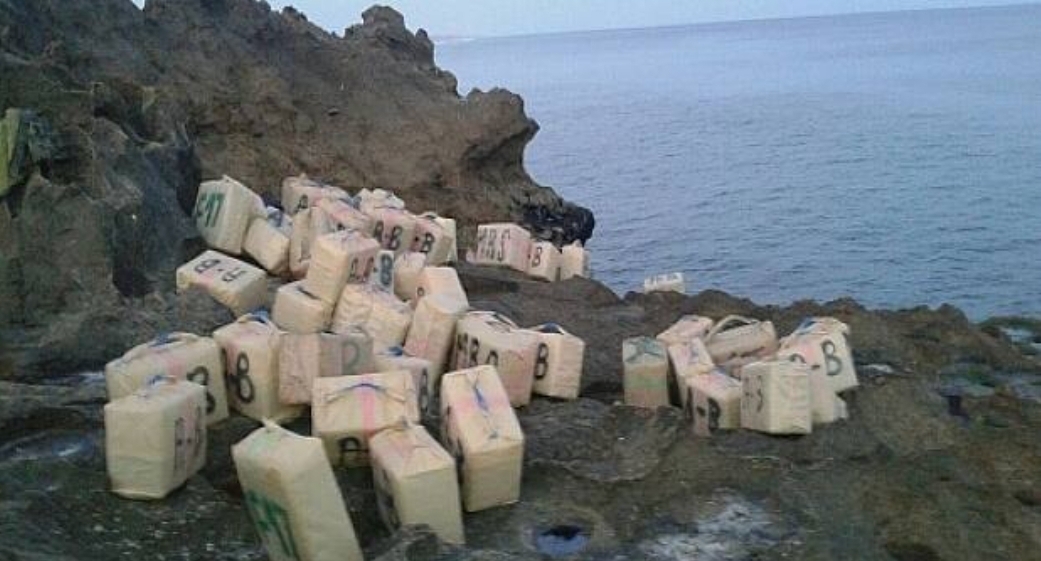 بحر تطوان يلفظ حوالي طن من الحشيش