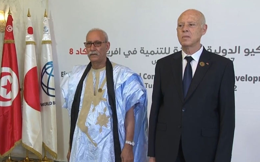 قيس تونس المجنون يستفز المغرب مجددا ويوجه دعوة للبوليساريو الإسترزاقية