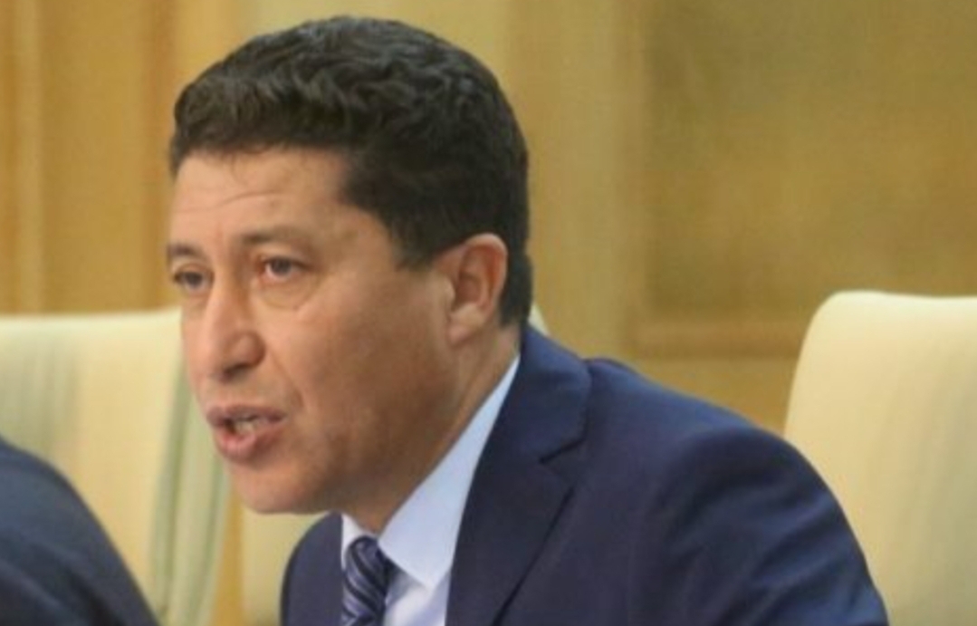 قال إنه ساهم في ضرب الإتحاد الإشتراكي … لشكر يقطر الشمع على بعيوي رئيس جهة الشرق المعتقل في ملف بارونات المخدرات