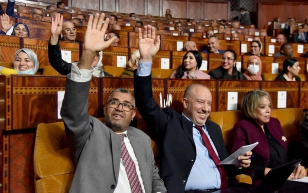 مقترح قانون لمعاقبة المسؤولين الذين يتلقون هدايا ومصادرتها منهم !!