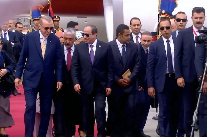 عودة الود بين تركيا ومصر.. أردوغان يصل القاهرة لأول مرة منذ عقد من الزمان