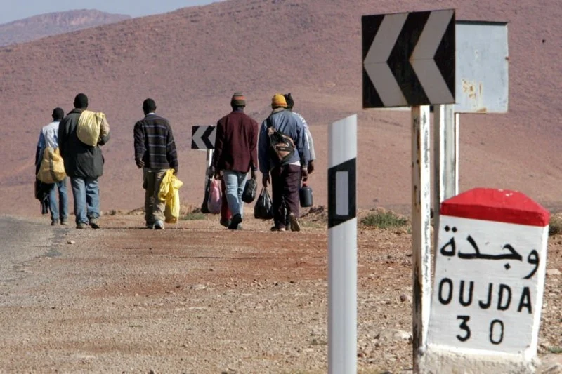 عملية ترحيل المهاجرين.. سلطات الدار البيضاء توجههم نحو المدن الشرقية