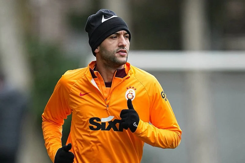 حكيم زياش يعاود التدريب مع غلطة سراي: قرار بالبقاء حتى صيف 2024