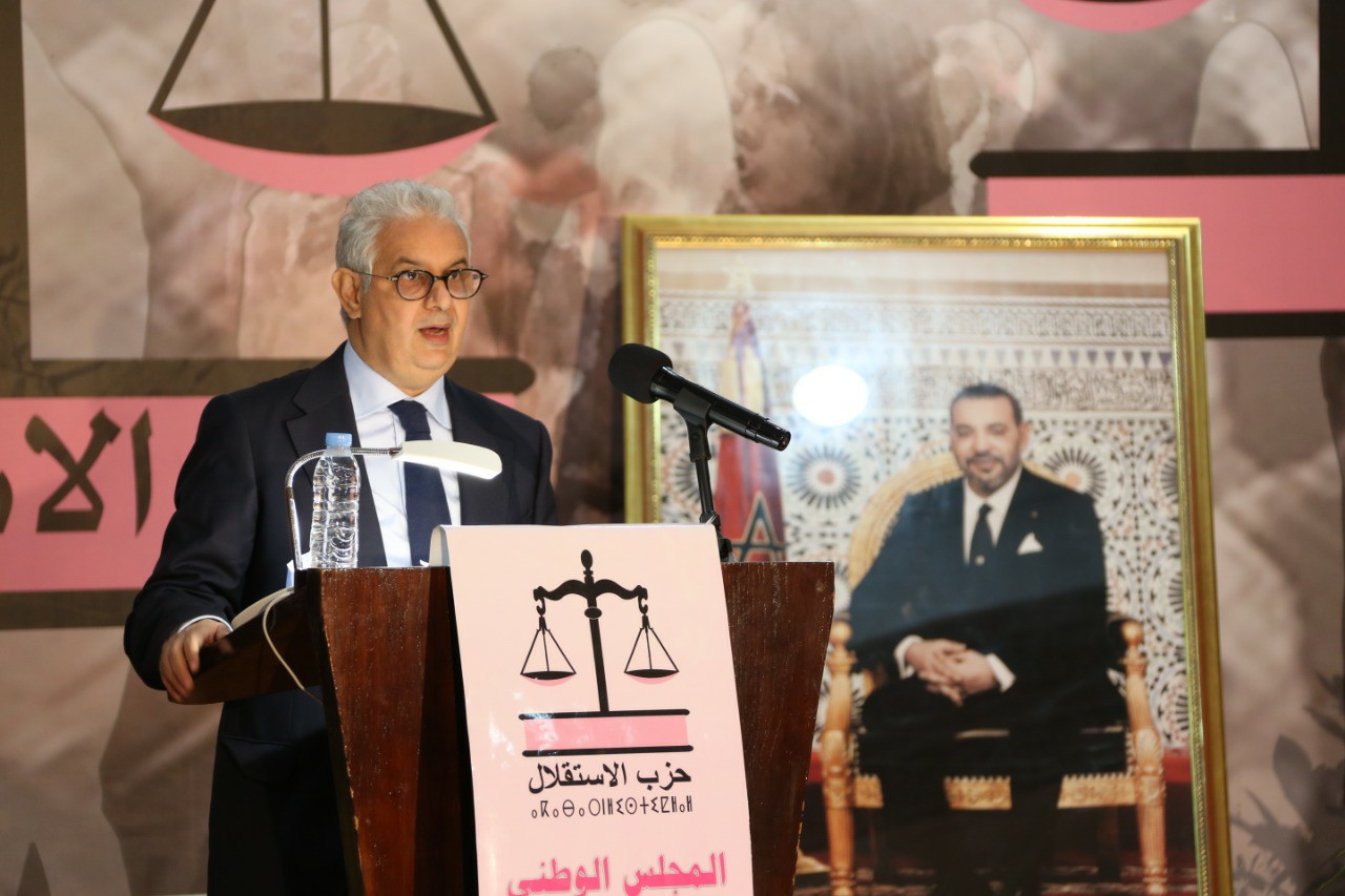 تأخير المؤتمر الوطني وتصاعد الخلافات الداخلية يلقيان بظلالهما على مستقبل حزب الاستقلال