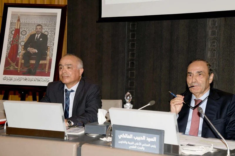 بنموسى يقصي الأمازيغية عن لجنة المناهج