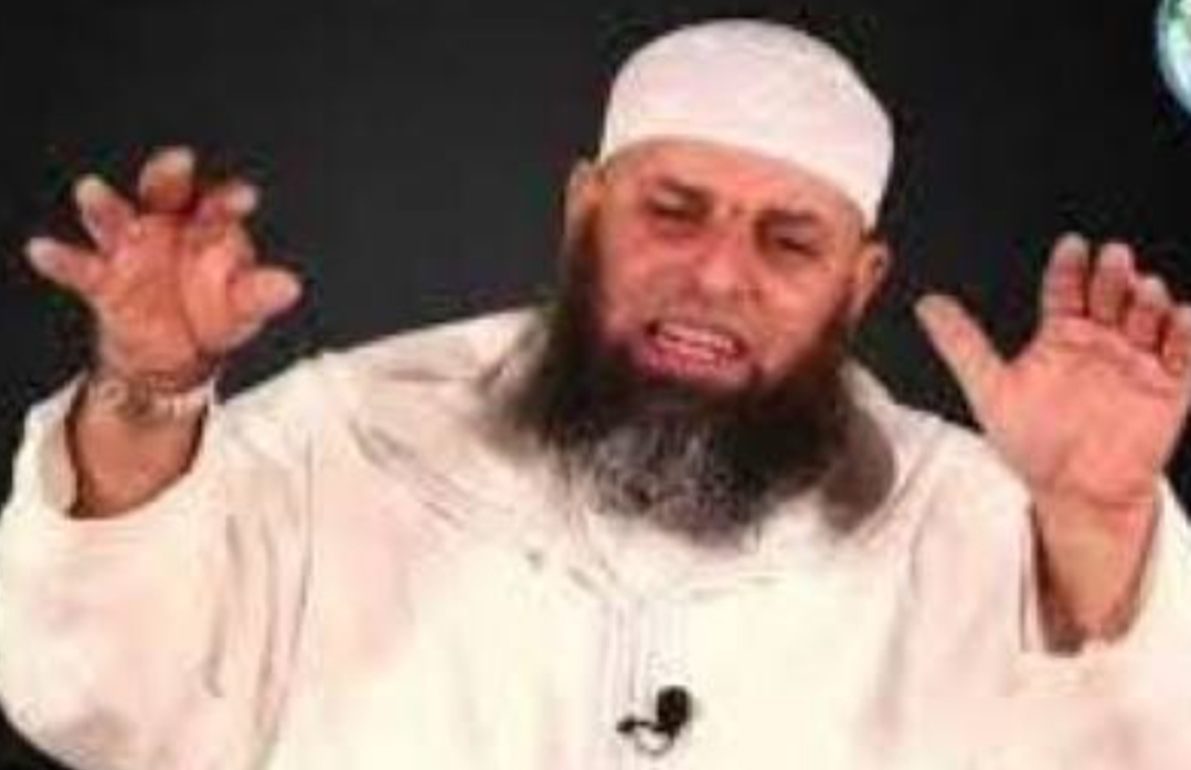 إغلاق الحدود في وجه “فقيه” مغربي بسبب السب والشتم عبر وسائل التواصل الاجتماعي