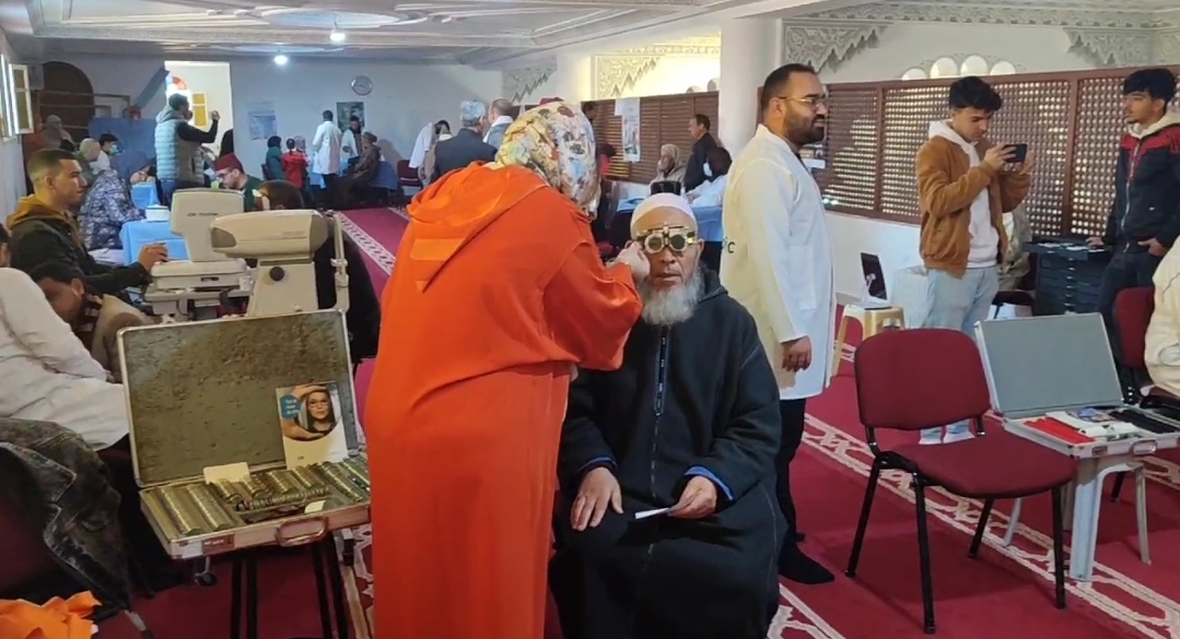 صور وفيديو :   “إستفاد منها المئات” نجاح كبير للحملة الطبية لفائدة القيمين الدينيين باقليم الدريوش