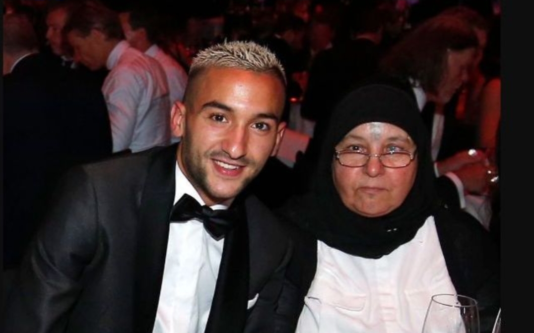 حصري :     نجم الكرة المغربية حكيم زياش سيقيم حفل زفافه بشابة من إقليم الدريوش بعد شهر رمضان