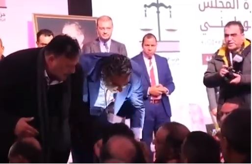تصاعد الجدل داخل حزب الإستقلال.. انتقادات حادة توجه لرئيس الفريق الاستقلالي ومطالب بتجميد عضويته