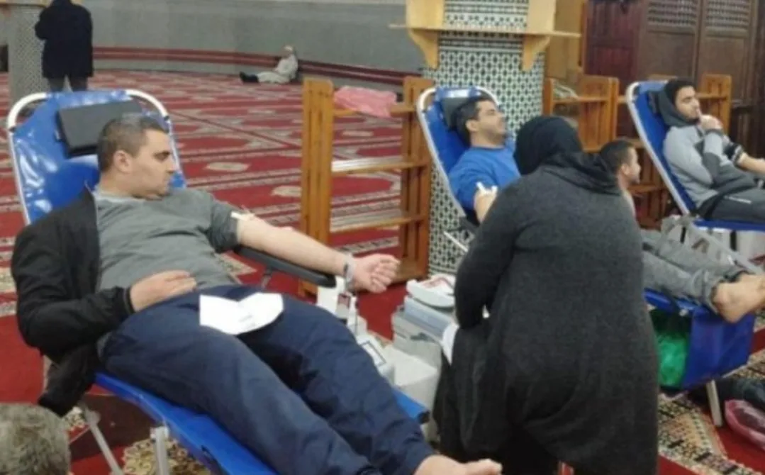 إقبال كبير للمغاربة على التبرع بالدم في المساجد خلال رمضان
