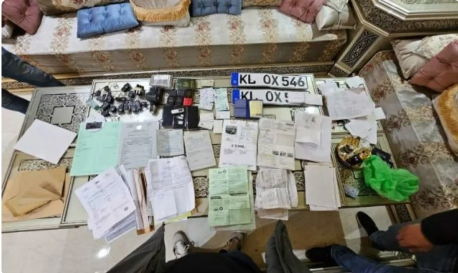 “الديستي” تدل الشرطة القضائية لتوقيف 16 شخصا بالناظور والدريوش من شبكة الاتجار الدولي في السيارات المسروقة