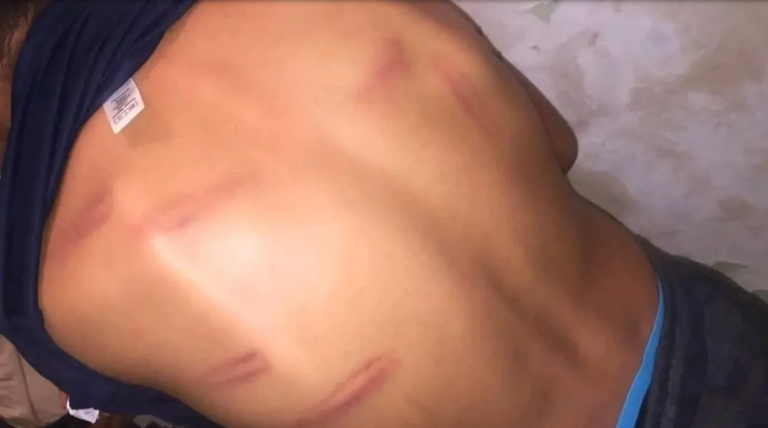 أستاذ التربية الإسلامية يتحول إلى وحش و “يفترس” تلميذ داخل إعدادية بإقليم كلميم