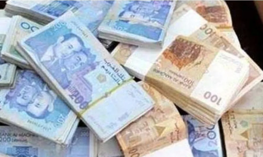 إيداع أب وإبنه سجن سطات في قضية بيع عقود مزورة للهجرة الى الخارج مقابل 300 مليون