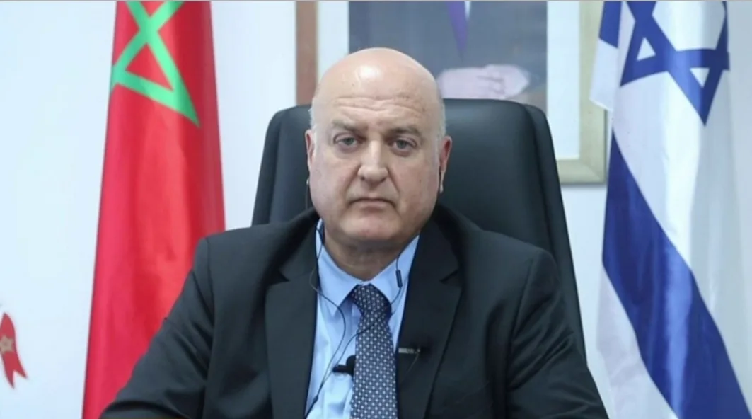 الخارجية الإسرائيلية تقرر تشديد المراقبة على سفيرها بالمغرب بسبب فضائح أخلاقية والتحرش