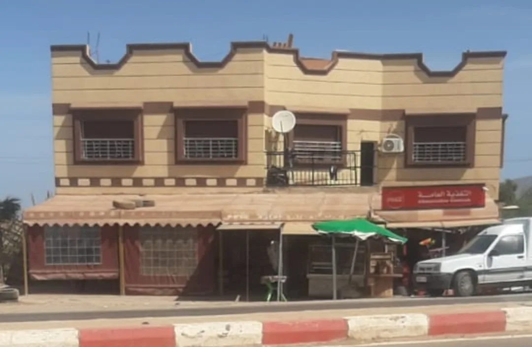 الدرك يتردد على المكان … جماعة أغبال ببركان تشتكي الدعارة والمخدرات ومختلف الموبقات بمقهى “زاو زاو”