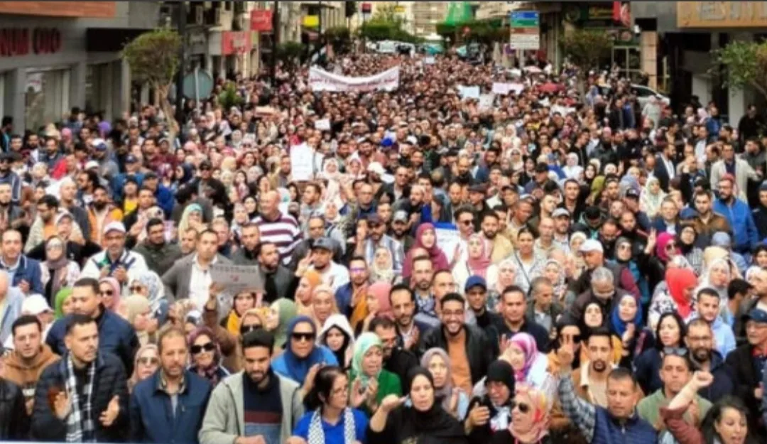 شلل تام بمؤسسات التعليم العمومي في المغرب بسبب الإضراب