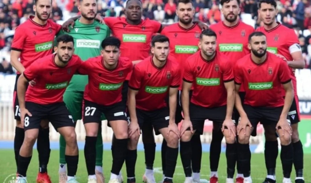 وصول إتحاد العاصمة الجزائري إلى مطار وجدة لمنازلة نهضة بركان … ورئيس الإتحاد الجزائري لكرة القدم يسافر إلى سويسرا لرفع دعوى قضائية ضد المغرب و”الكاف”