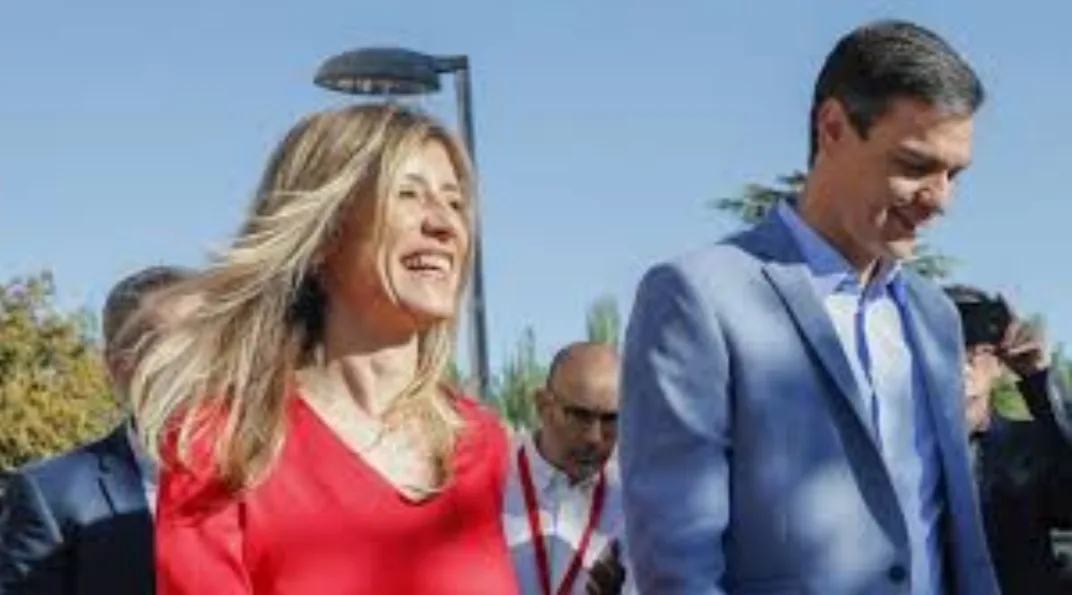 كشف خيوط مؤامرة لتوريط مسؤولين حكوميين مغاربة في “رشوة” زوجة رئيس الحكومة الإسبانية سانشيز