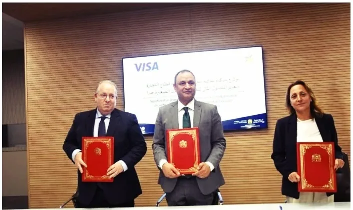 البريد بنك و”فيزا” يوقعان مذكرة تفاهم مع وزارة الصناعة والتجارة المغربية لتعزيز التحول الرقمي