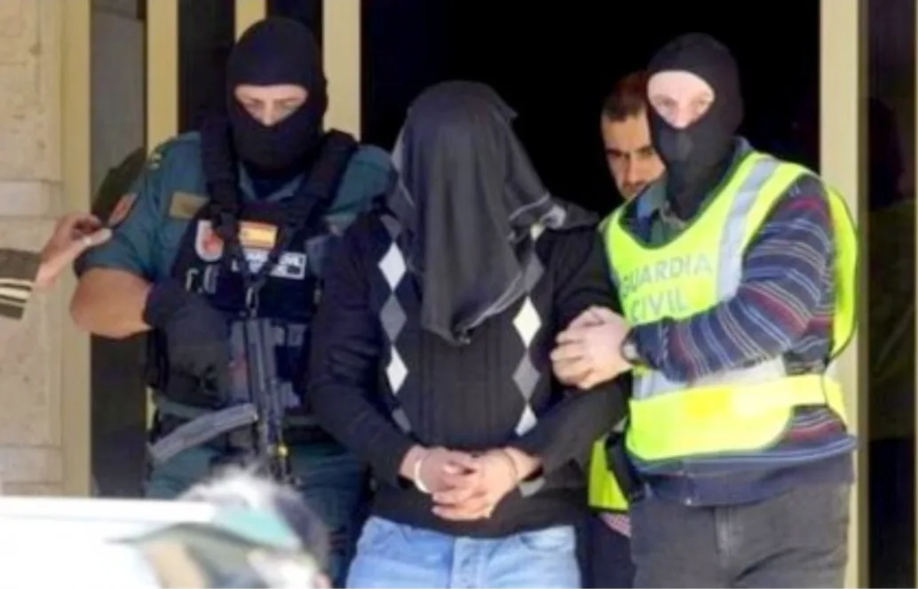 ألقي عليه القبض بسواحل قادس … السجن لبارون مخدرات مغربي “حراك” بإسبانيا