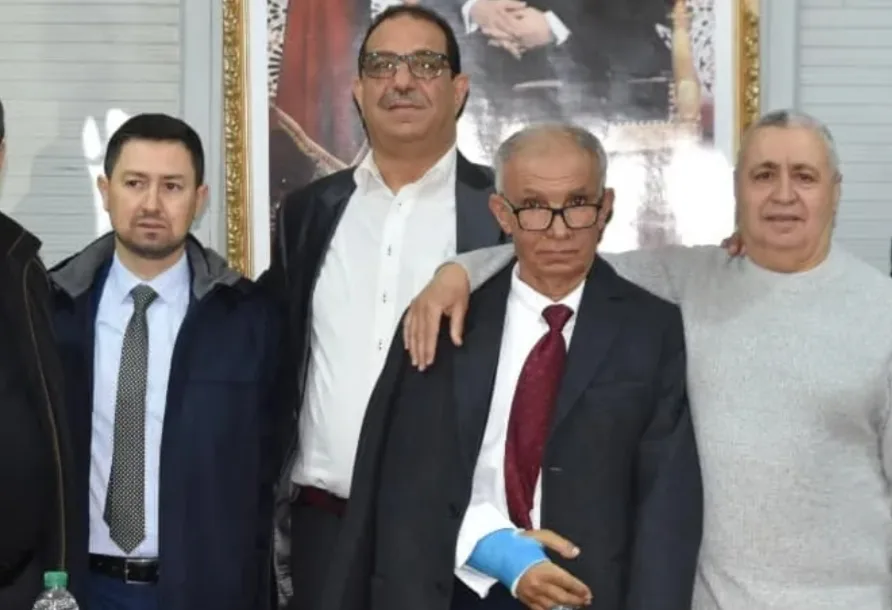 أغلبية أعضاء المجلس الجماعي للعروي يقاطعون دورة ماي العادية بسبب “الزهايمر وعشوائية التسيير”