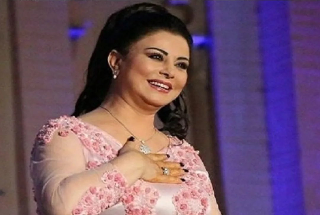 المغنية لطيفة رأفت تمثل أمام قاضي التحقيق بمحكمة الاستئناف بالدار البيضاء
