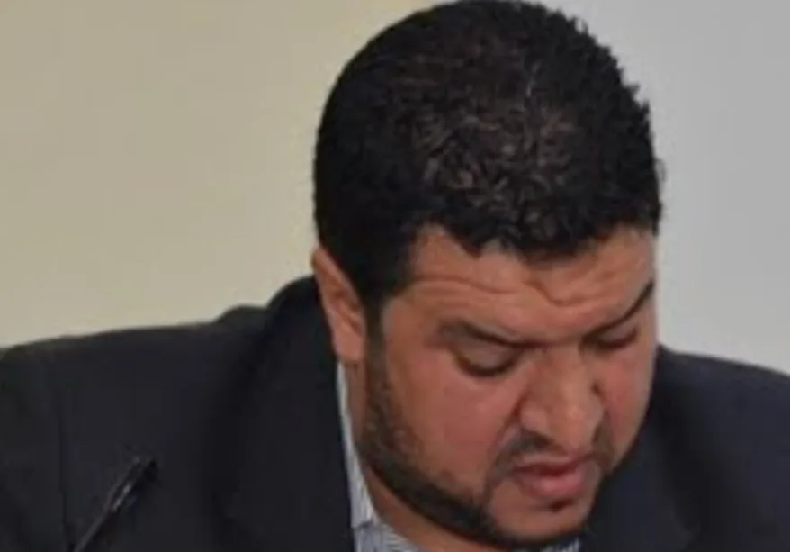 التلاعب بالطلبة يطبع سلوك الأستاذ الغنوبي بكلية الناظور الغارق في فضائح السرقة العلمية