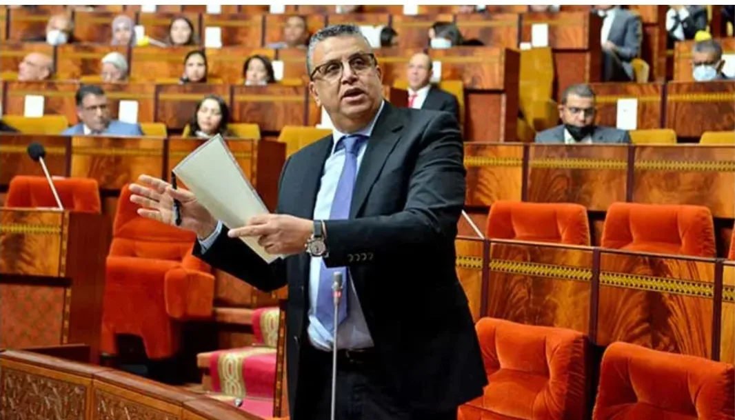 وزير العدل وهبي :    لا أفهم لماذا تطلب شهادة “الحياة” من المواطنين المغاربة