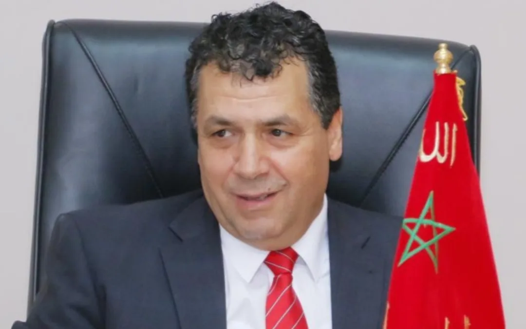 أذكروا “غامبو” بخير … سفير المغرب السابق بكينيا و”البرلماني” عن الدريوش يستأجر شقته بالحسيمة ويبيت عند الجيران
