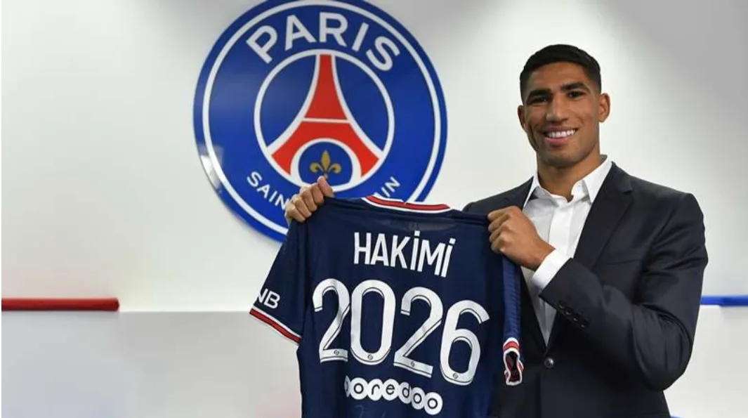 حكيمي باقٍ في باريس سان جيرمان حتى 2026