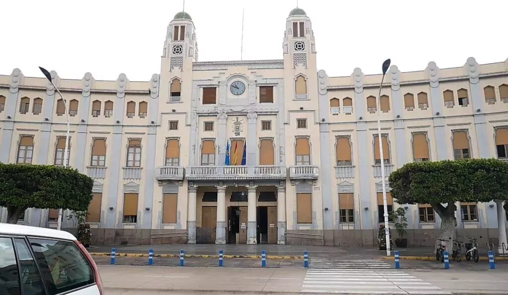 مشاريع بقيمة إجمالية تبلغ 160 مليون يورو.. تعيين 30 فنيًا لتعزيز مشاريع الاستثمار في مليلية
