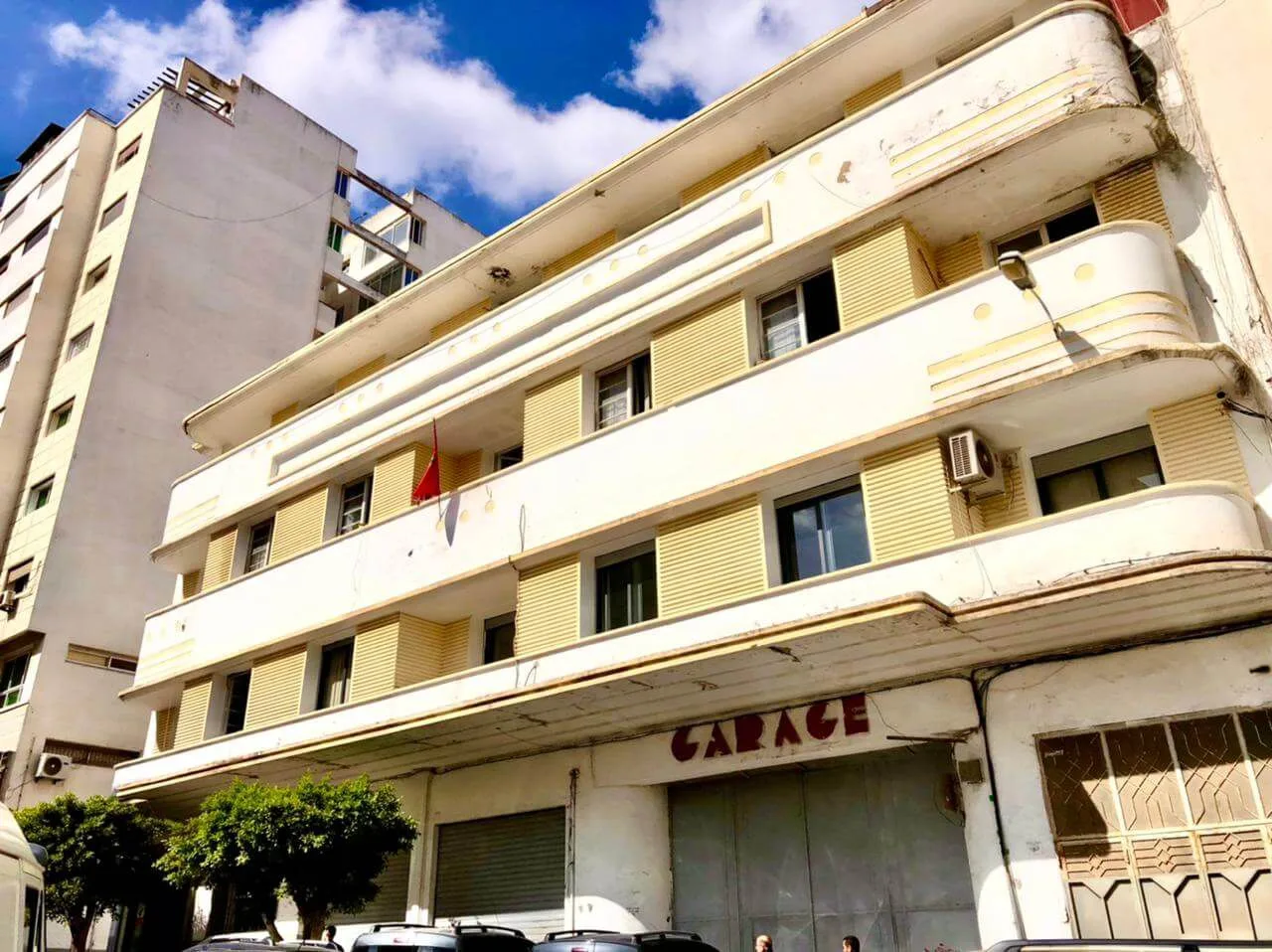 مفتشية الداخلية تفتح تحقيقًا في اختلالات بصفقات عمومية بمقاطعة طنجة المدينة