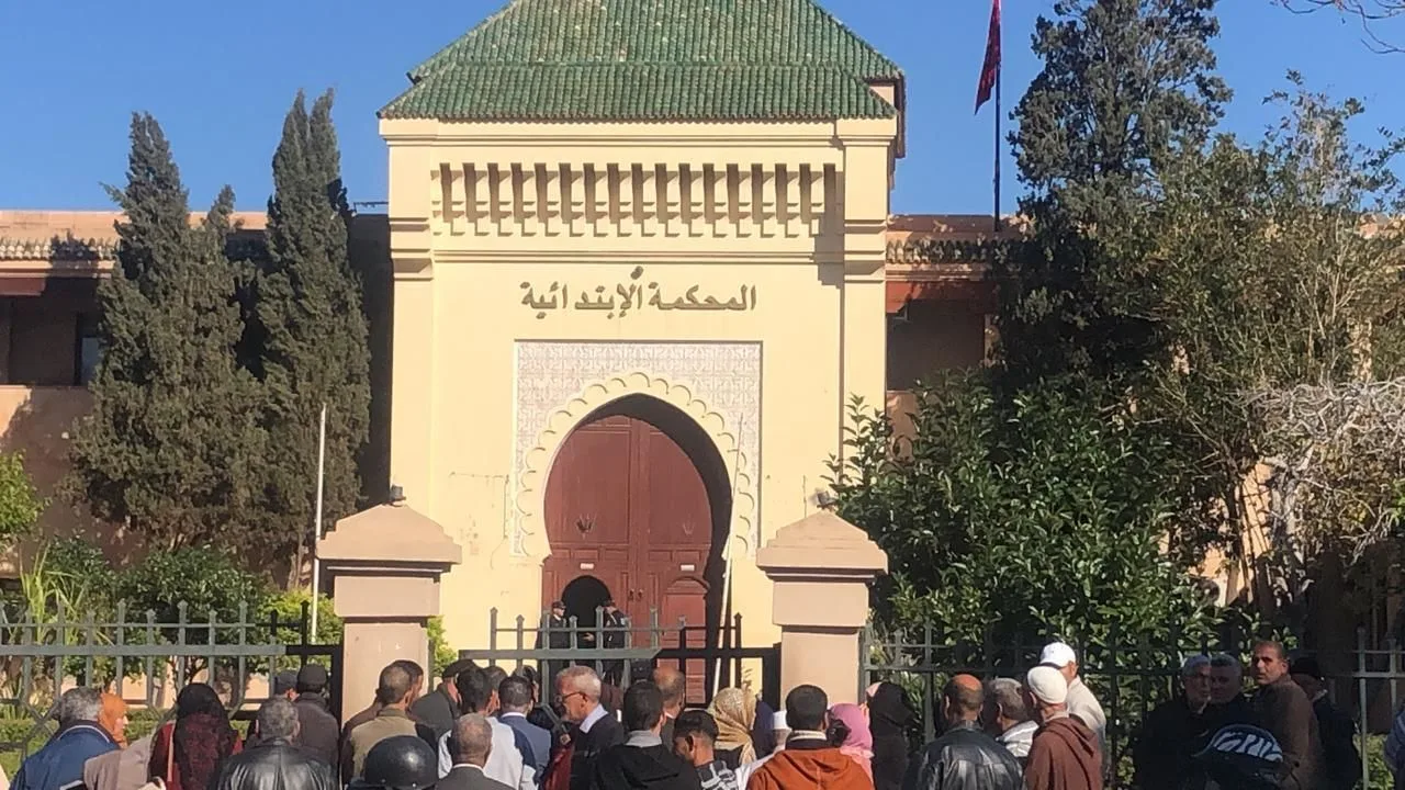 محكمة مراكش تلزم مؤسسة تابعة للبعثة الفرنسية بتسجبل تلميذة محجبة