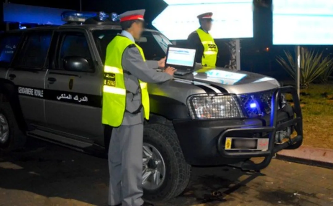 بإذن من قائد الدرك بإقليم الدريوش … تعسف غير مسبوق في حق أصحاب السيارات ورجال السلطة والإسعافات !!