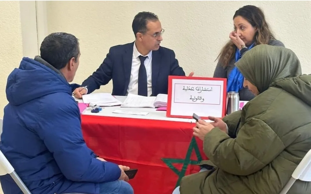 الحكومة توجه دليلا ضريبيا للجالية المغربية قبل حلولهم بوطنهم لأداء “حقوق الدولة”