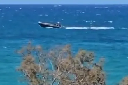 فيديو :    مطاردة هوليودية من الدرك البحري لزورق سريع محمل بالحشيش بسواحل الناظور