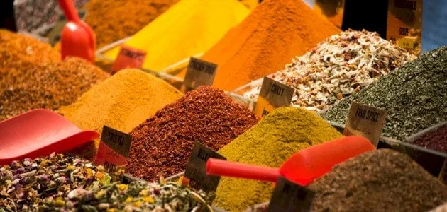 زيادات صاروخية في أسعار التوابل و الفواكه الجافة