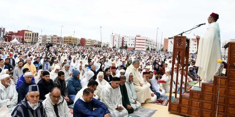 الموظفون يترقبون عطلة استثنائية بمناسبة عيد الأضحى والحكومة تصرف الأجور خلال الأيام المقبلة